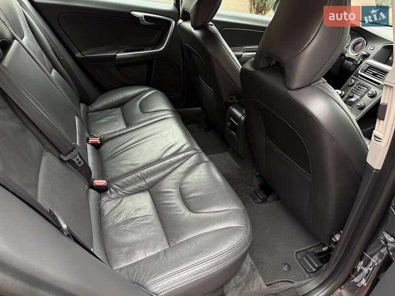 Универсал Volvo V60 2012 в Стрые фото 74 Универсал Volvo V60 2012 в Стрые