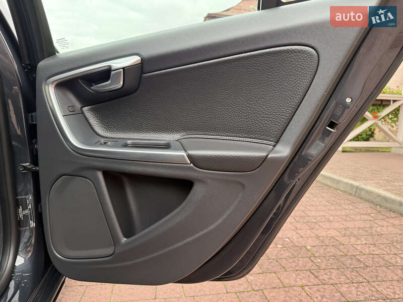 Универсал Volvo V60 2012 в Стрые фото 78 Универсал Volvo V60 2012 в Стрые