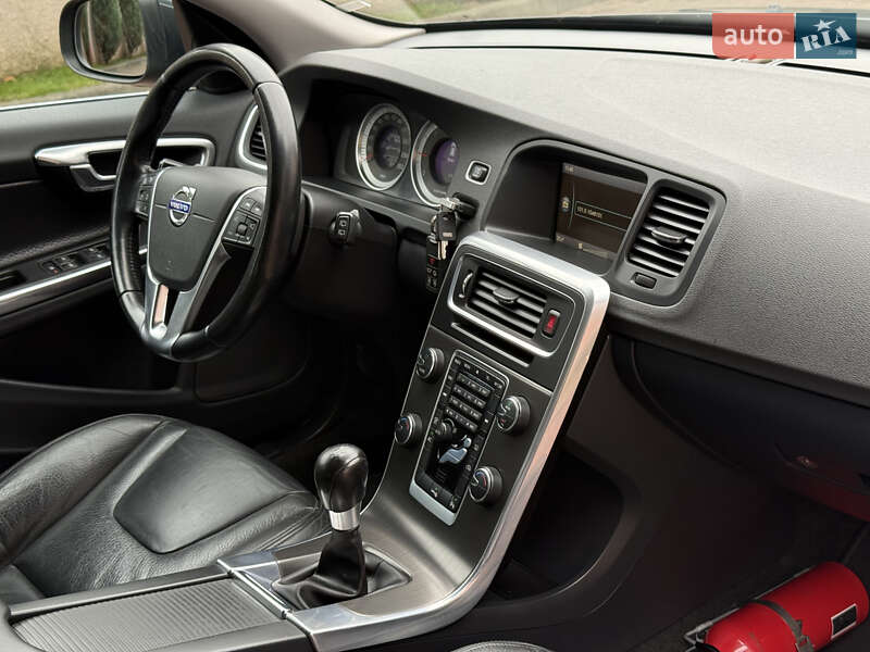 Универсал Volvo V60 2012 в Стрые фото 84 Универсал Volvo V60 2012 в Стрые