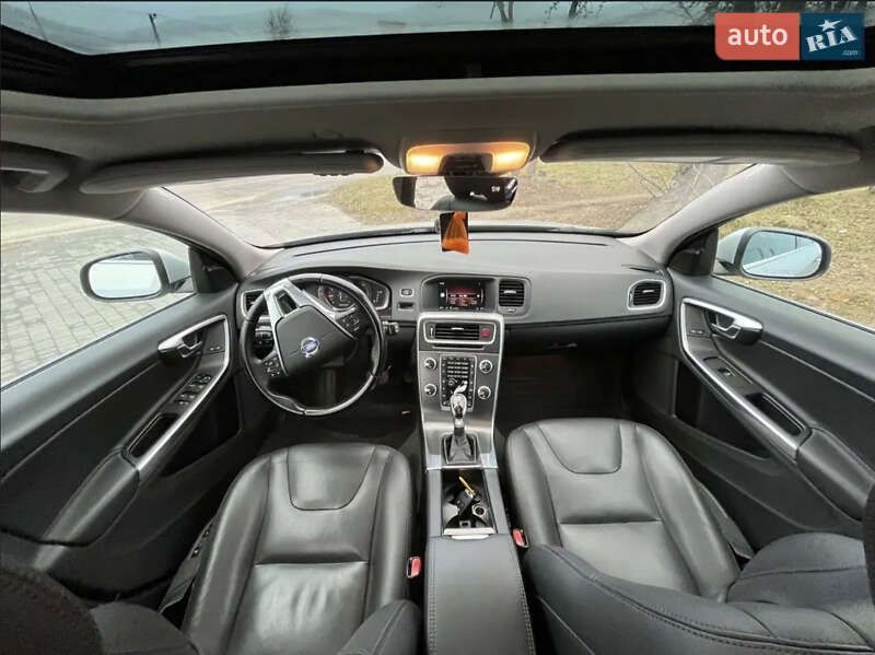 Универсал Volvo V60 2014 в Николаеве