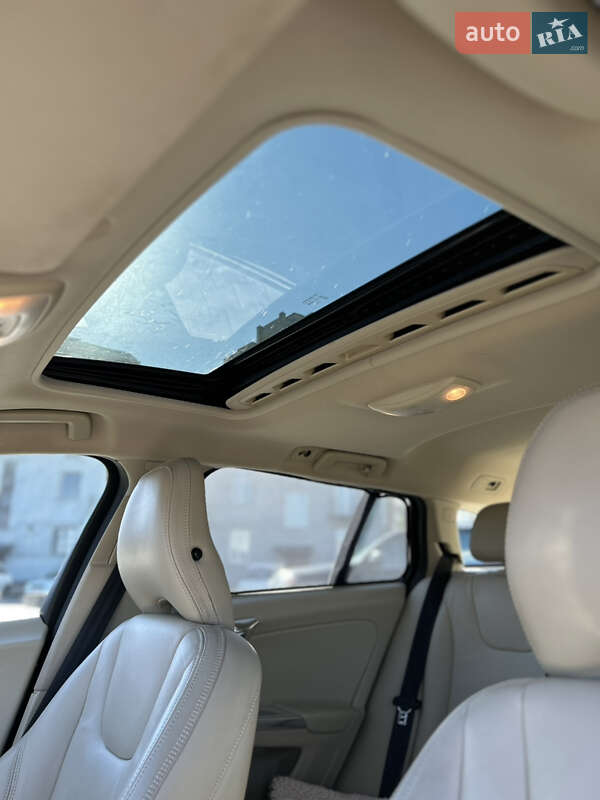 Универсал Volvo V60 2012 в Львове