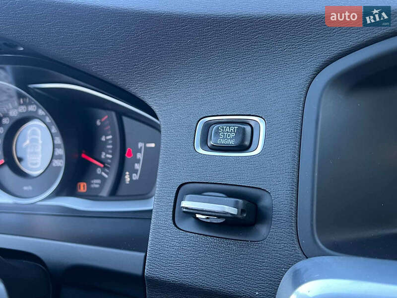 Універсал Volvo V60 2014 в Львові