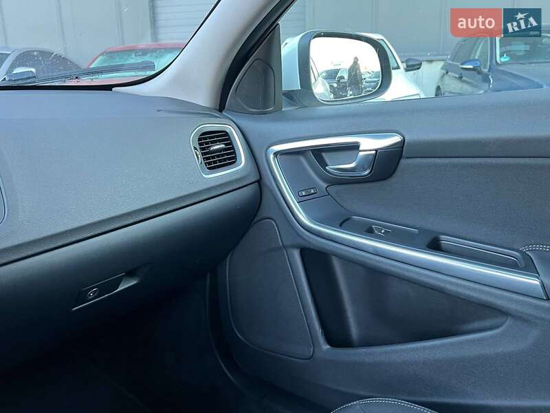 Універсал Volvo V60 2014 в Львові