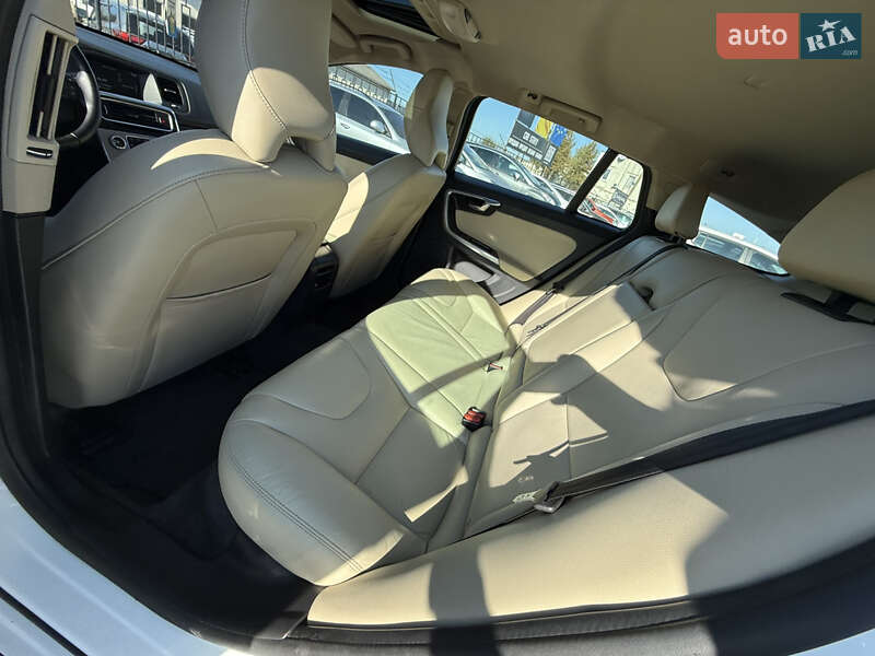 Универсал Volvo V60 2017 в Стрые фото 46 Универсал Volvo V60 2017 в Стрые