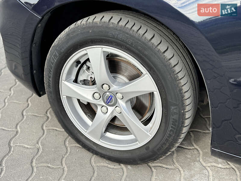 Универсал Volvo V60 2015 в Львове фото 10 Универсал Volvo V60 2015 в Львове