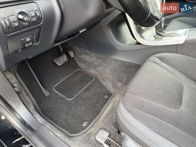 Універсал Volvo V60 2012 в Рівному фото 27 Універсал Volvo V60 2012 в Рівному