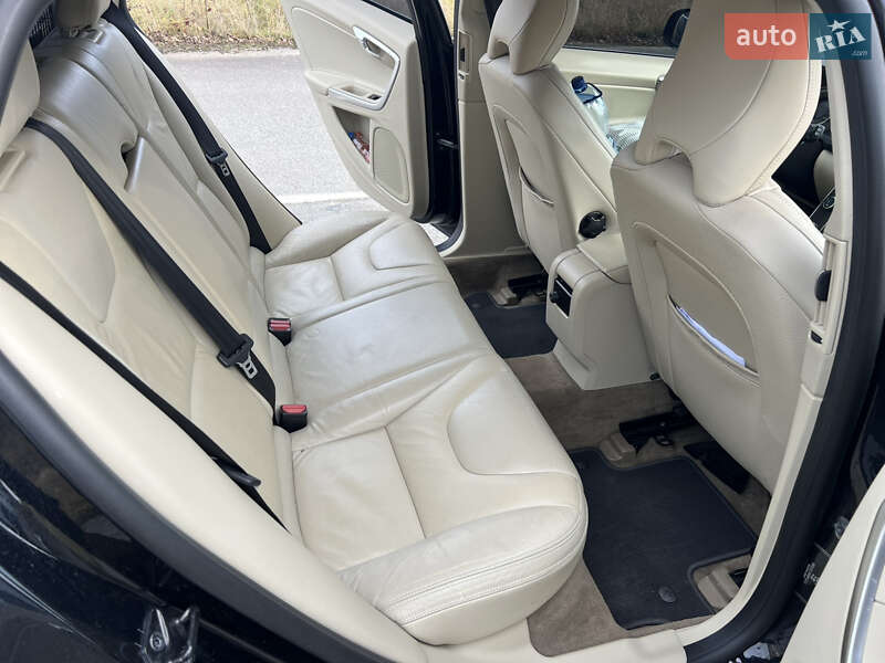 Универсал Volvo V60 2012 в Тернополе