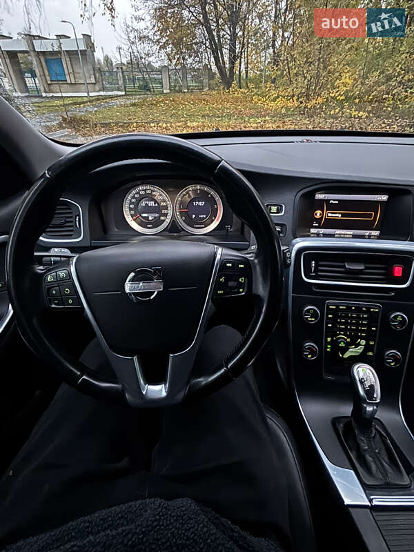 Универсал Volvo V60 2012 в Золочеве фото 13 Универсал Volvo V60 2012 в Золочеве