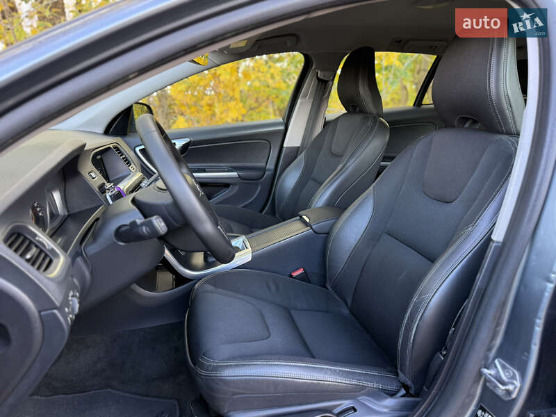 Универсал Volvo V60 2016 в Ровно фото 16 Универсал Volvo V60 2016 в Ровно