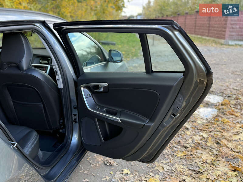 Универсал Volvo V60 2016 в Ровно фото 24 Универсал Volvo V60 2016 в Ровно