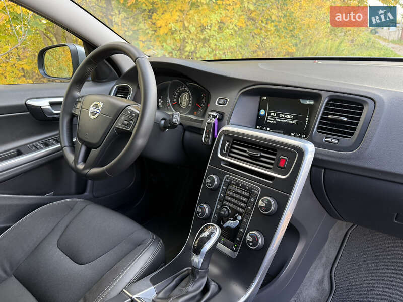 Универсал Volvo V60 2016 в Ровно фото 29 Универсал Volvo V60 2016 в Ровно