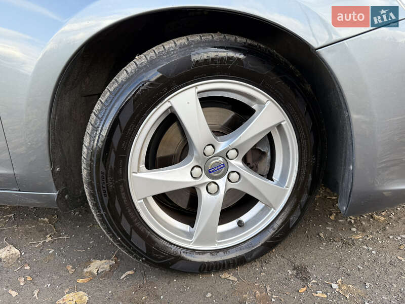 Универсал Volvo V60 2016 в Ровно фото 32 Универсал Volvo V60 2016 в Ровно