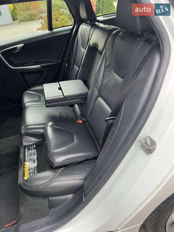 Універсал Volvo V60 2016 в Луцьку фото 39 Універсал Volvo V60 2016 в Луцьку