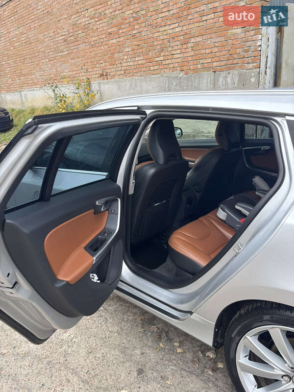 Універсал Volvo V60 2015 в Києві