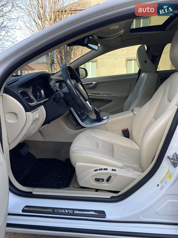 Універсал Volvo V60 2014 в Кропивницькому