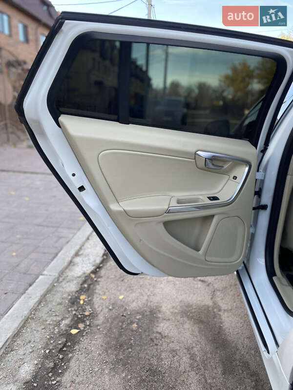 Універсал Volvo V60 2014 в Кропивницькому