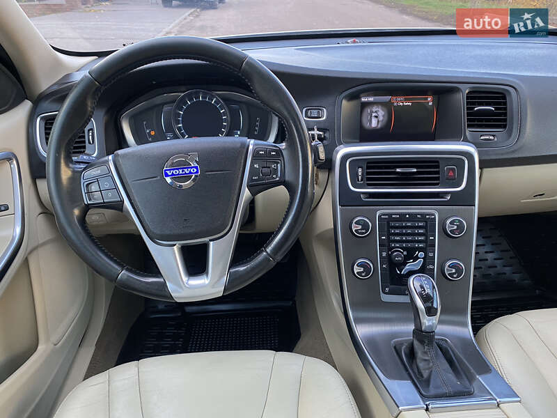 Універсал Volvo V60 2014 в Кропивницькому