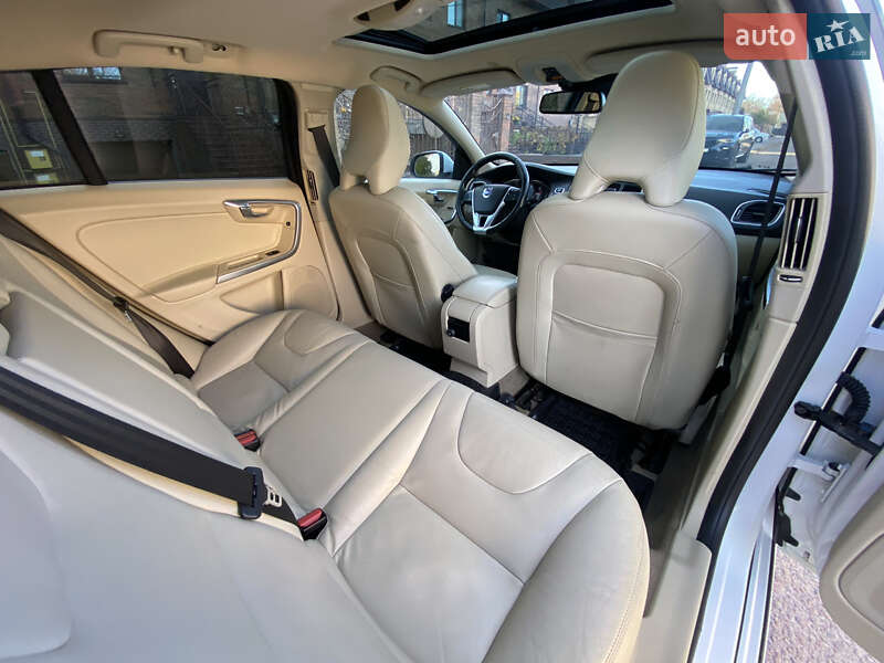 Універсал Volvo V60 2014 в Кропивницькому