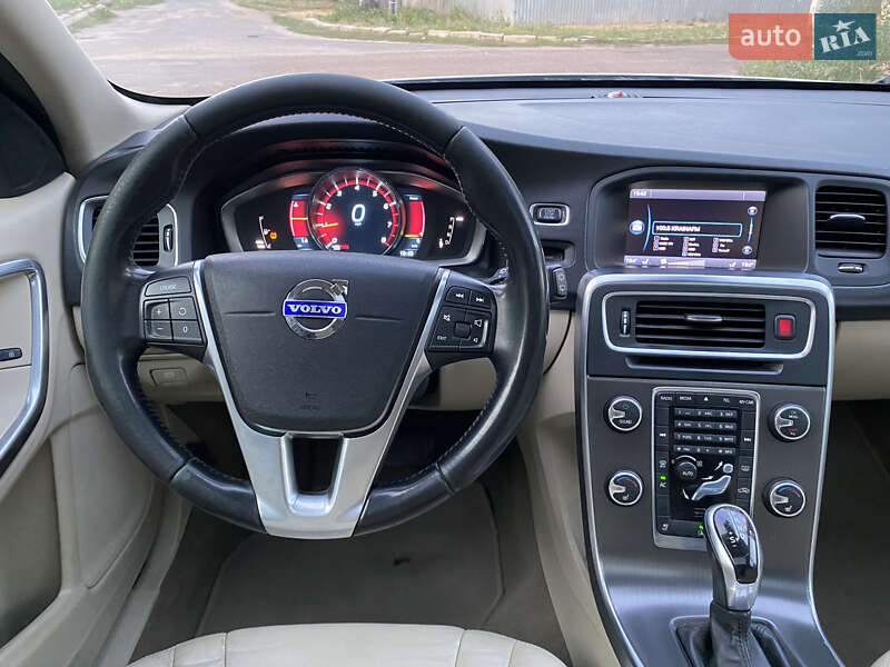 Універсал Volvo V60 2014 в Кропивницькому