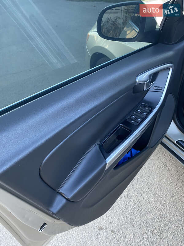 Универсал Volvo V60 2016 в Львове фото 28 Универсал Volvo V60 2016 в Львове