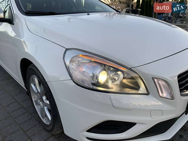 Універсал Volvo V60 2013 в Кременці