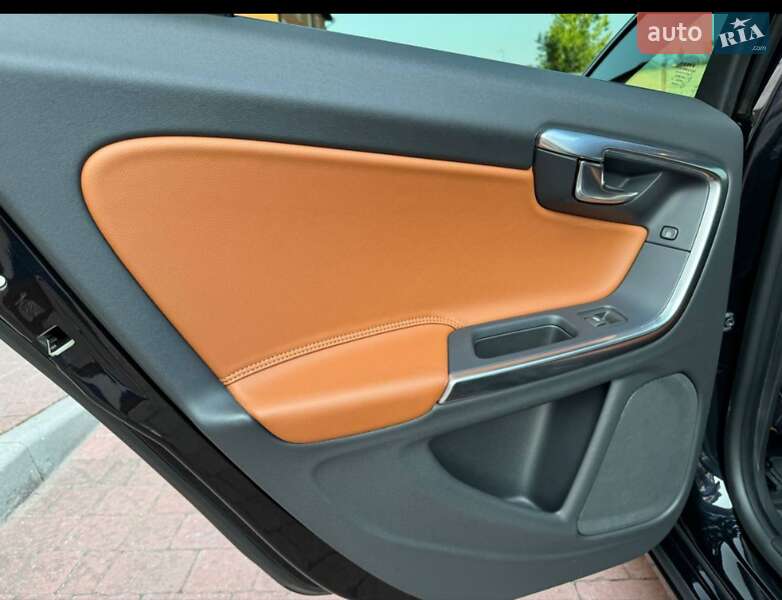 Універсал Volvo V60 2013 в Шепетівці