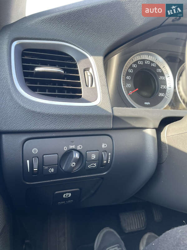 Універсал Volvo V60 2012 в Києві