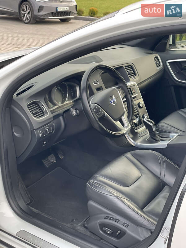 Універсал Volvo V60 2014 в Золочеві