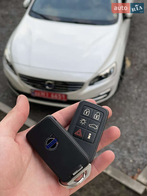 Універсал Volvo V60 2014 в Золочеві