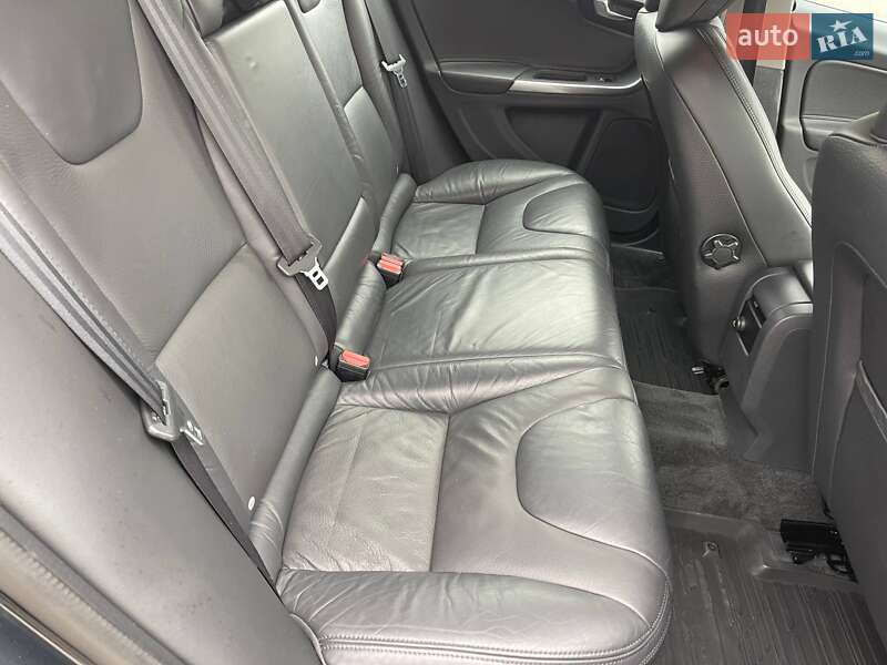 Універсал Volvo V60 2013 в Луцьку