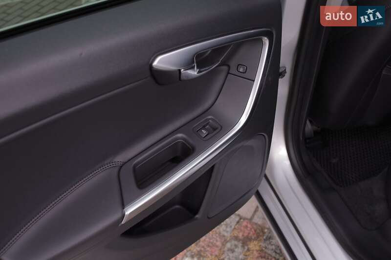 Универсал Volvo V60 2014 в Каменском фото 17 Универсал Volvo V60 2014 в Каменском