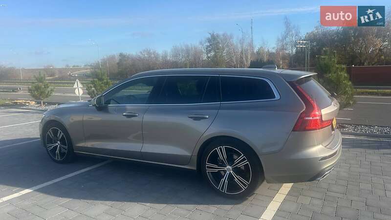Универсал Volvo V60 2021 в Дубно