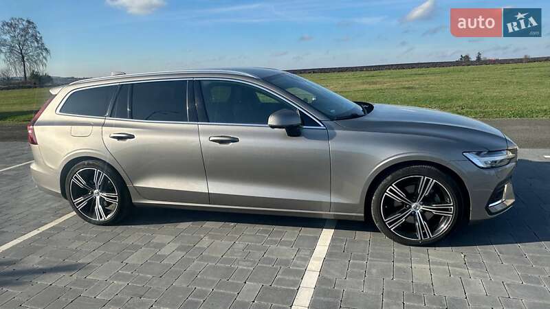 Универсал Volvo V60 2021 в Дубно