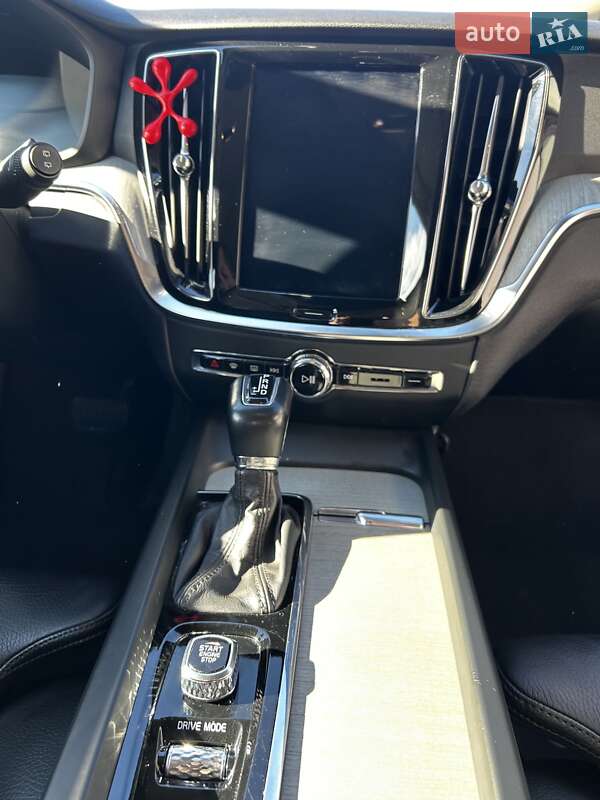 Универсал Volvo V60 2019 в Львове