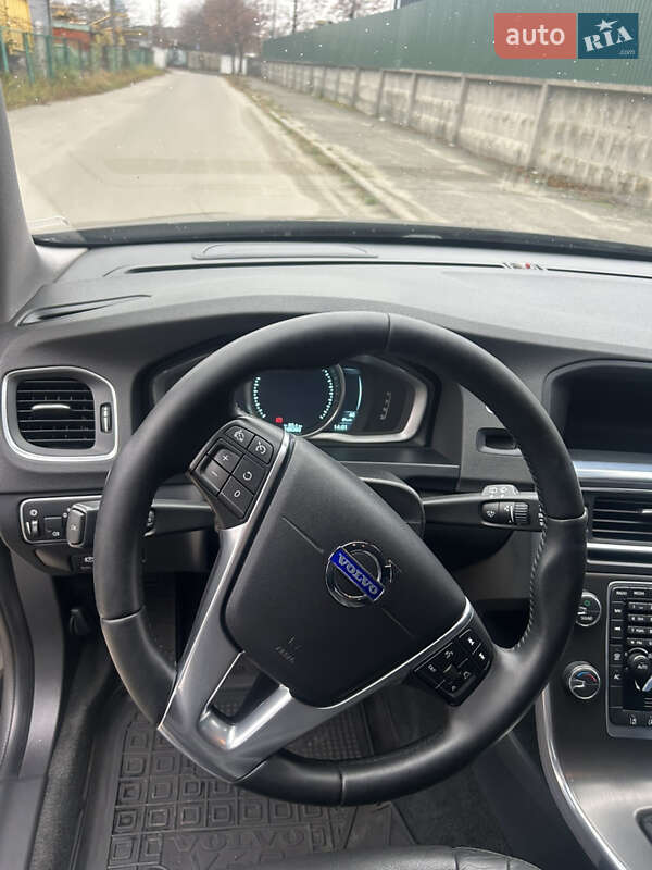 Универсал Volvo V60 2014 в Киеве фото 18 Универсал Volvo V60 2014 в Киеве