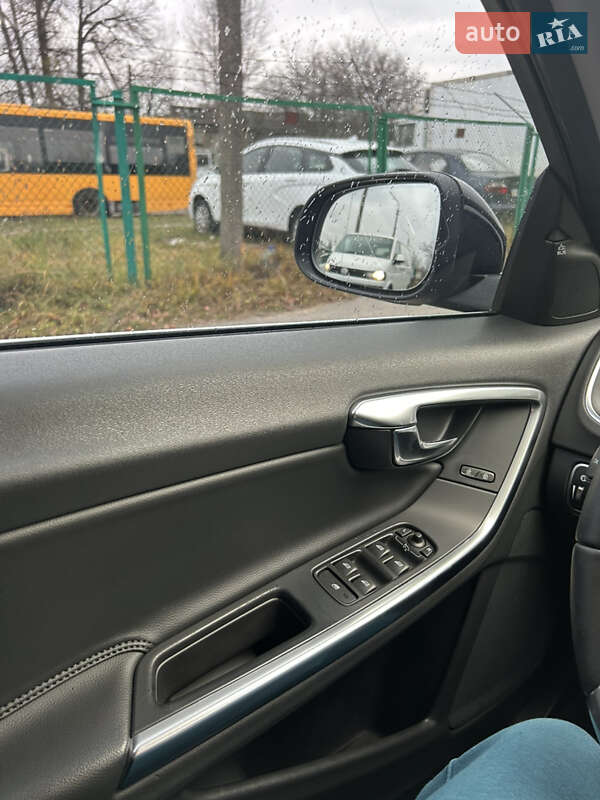 Универсал Volvo V60 2014 в Киеве фото 48 Универсал Volvo V60 2014 в Киеве