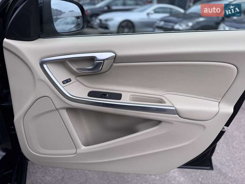 Універсал Volvo V60 2012 в Києві