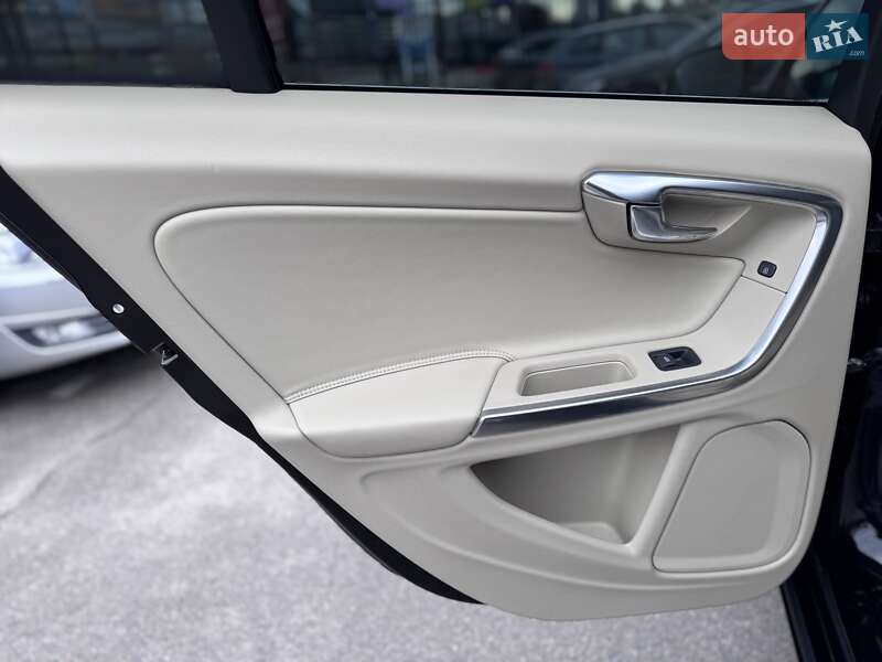 Універсал Volvo V60 2012 в Києві