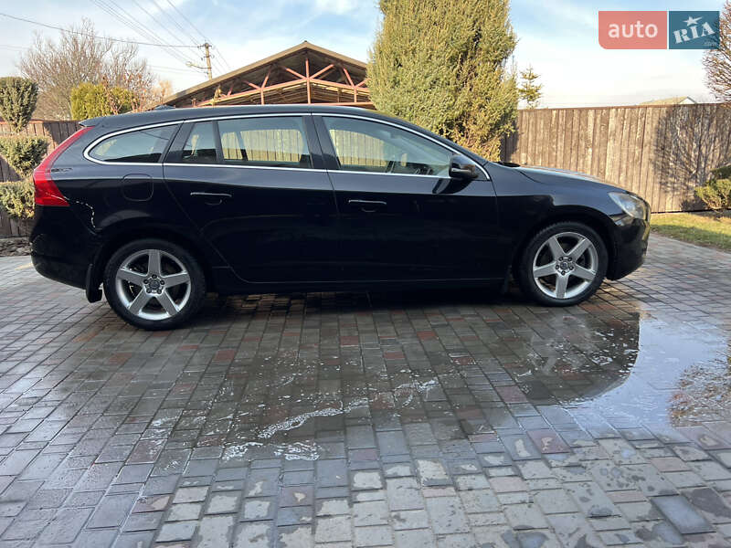 Универсал Volvo V60 2011 в Черкассах
