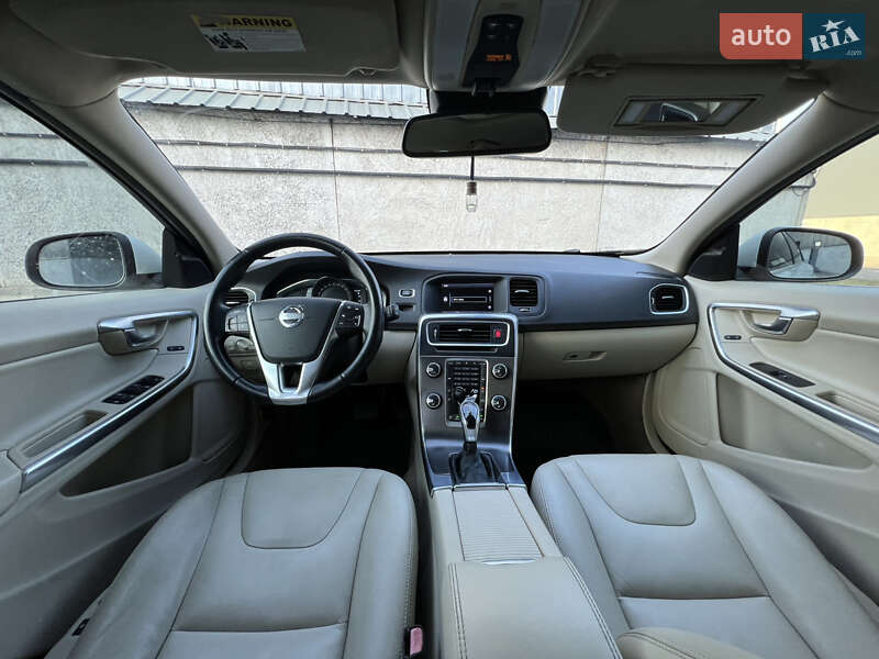 Универсал Volvo V60 2014 в Киеве