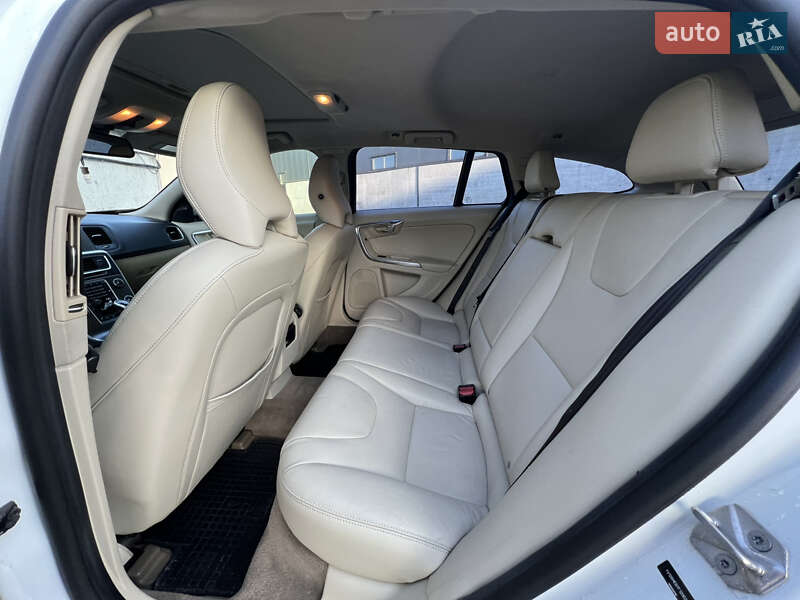 Универсал Volvo V60 2014 в Киеве