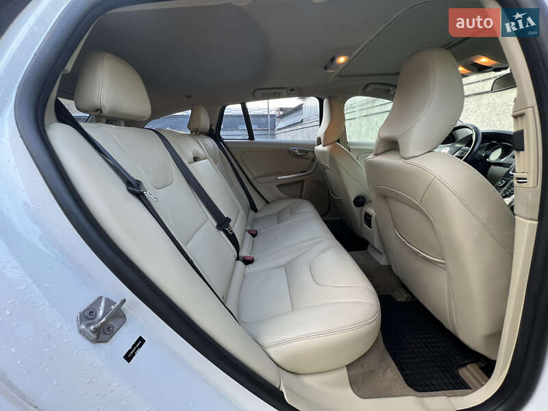 Универсал Volvo V60 2014 в Киеве