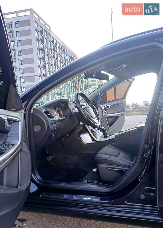 Универсал Volvo V60 2012 в Киеве