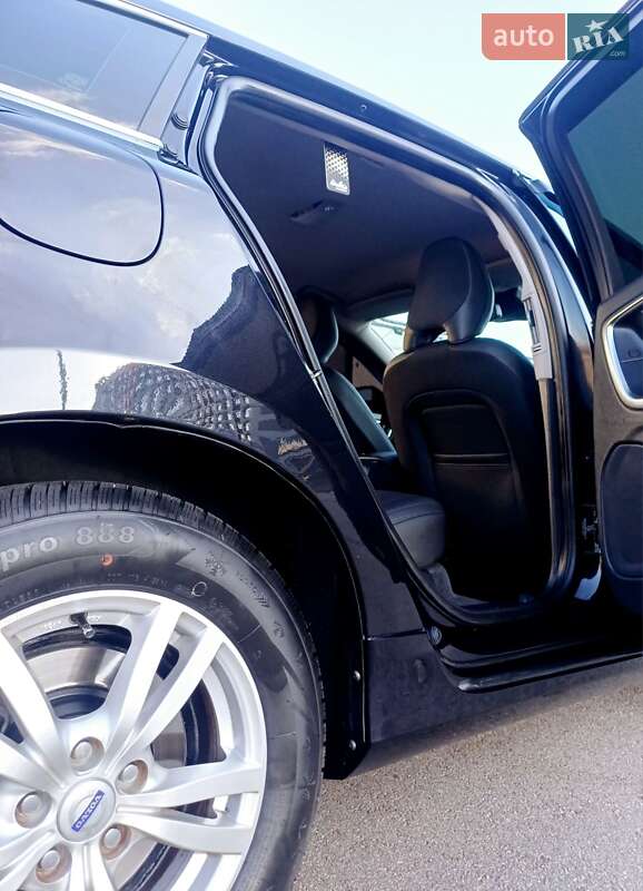 Универсал Volvo V60 2012 в Киеве