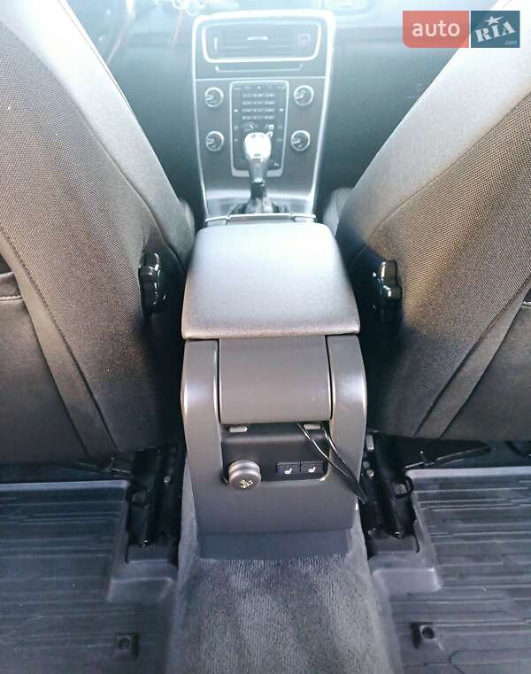 Универсал Volvo V60 2012 в Киеве