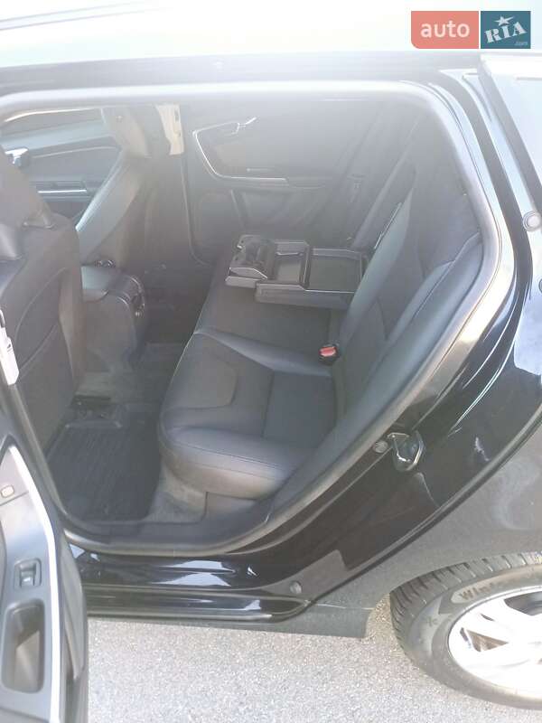 Универсал Volvo V60 2012 в Киеве
