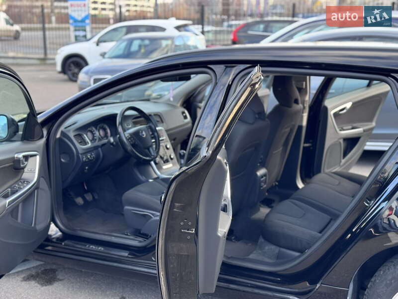 Универсал Volvo V60 2012 в Киеве фото 21 Универсал Volvo V60 2012 в Киеве