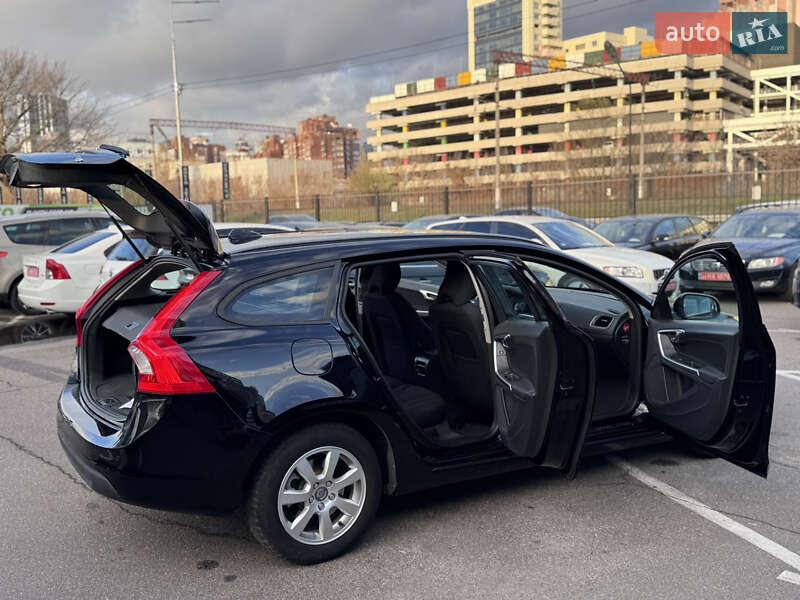 Универсал Volvo V60 2012 в Киеве фото 26 Универсал Volvo V60 2012 в Киеве