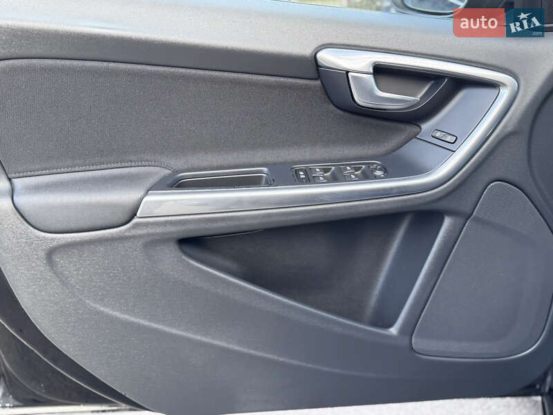 Универсал Volvo V60 2012 в Киеве фото 31 Универсал Volvo V60 2012 в Киеве