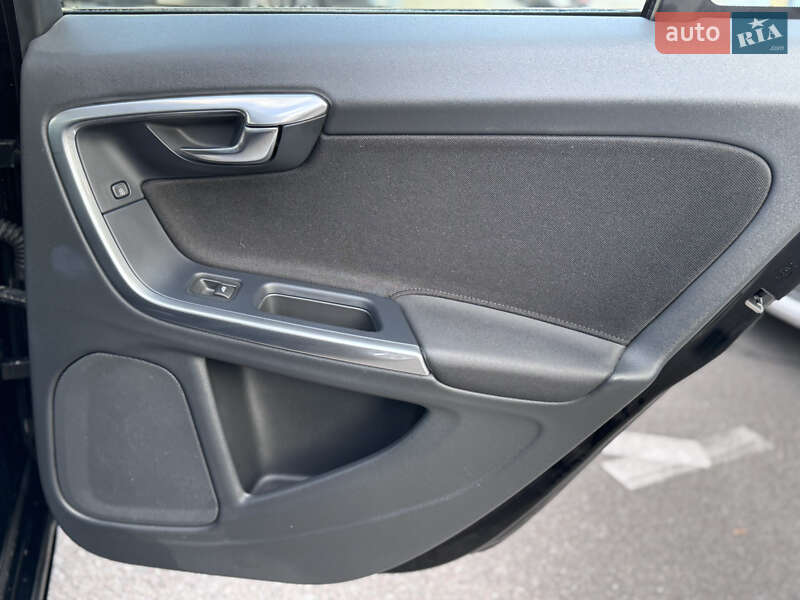 Универсал Volvo V60 2012 в Киеве фото 37 Универсал Volvo V60 2012 в Киеве
